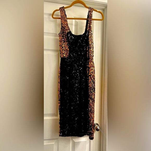 French Connection Dresses & Skirts - French Connection - Gold & Black Sequins Dress 8 AMAZING 🤩